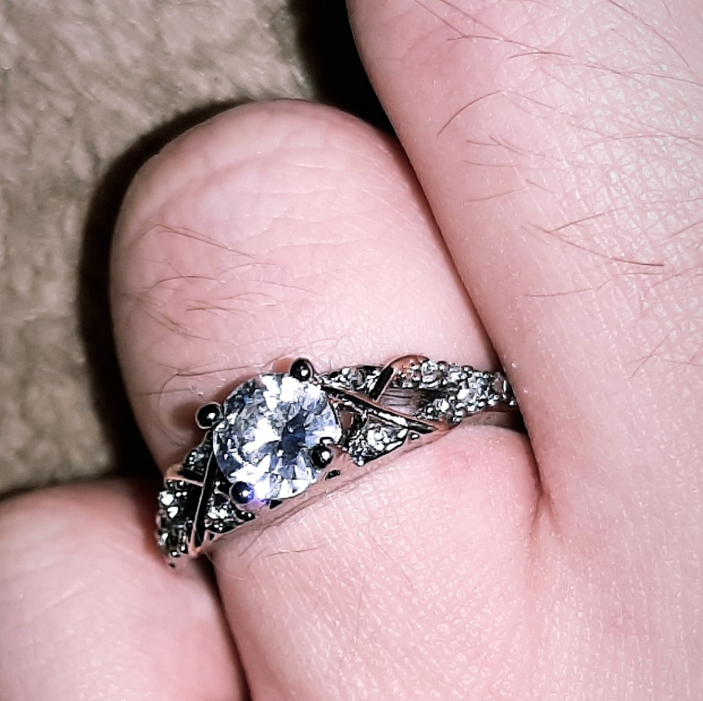 3/4ct diamond Engagement ring with Diamond chips